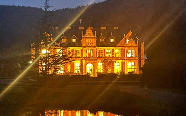 Spanking Manor in England